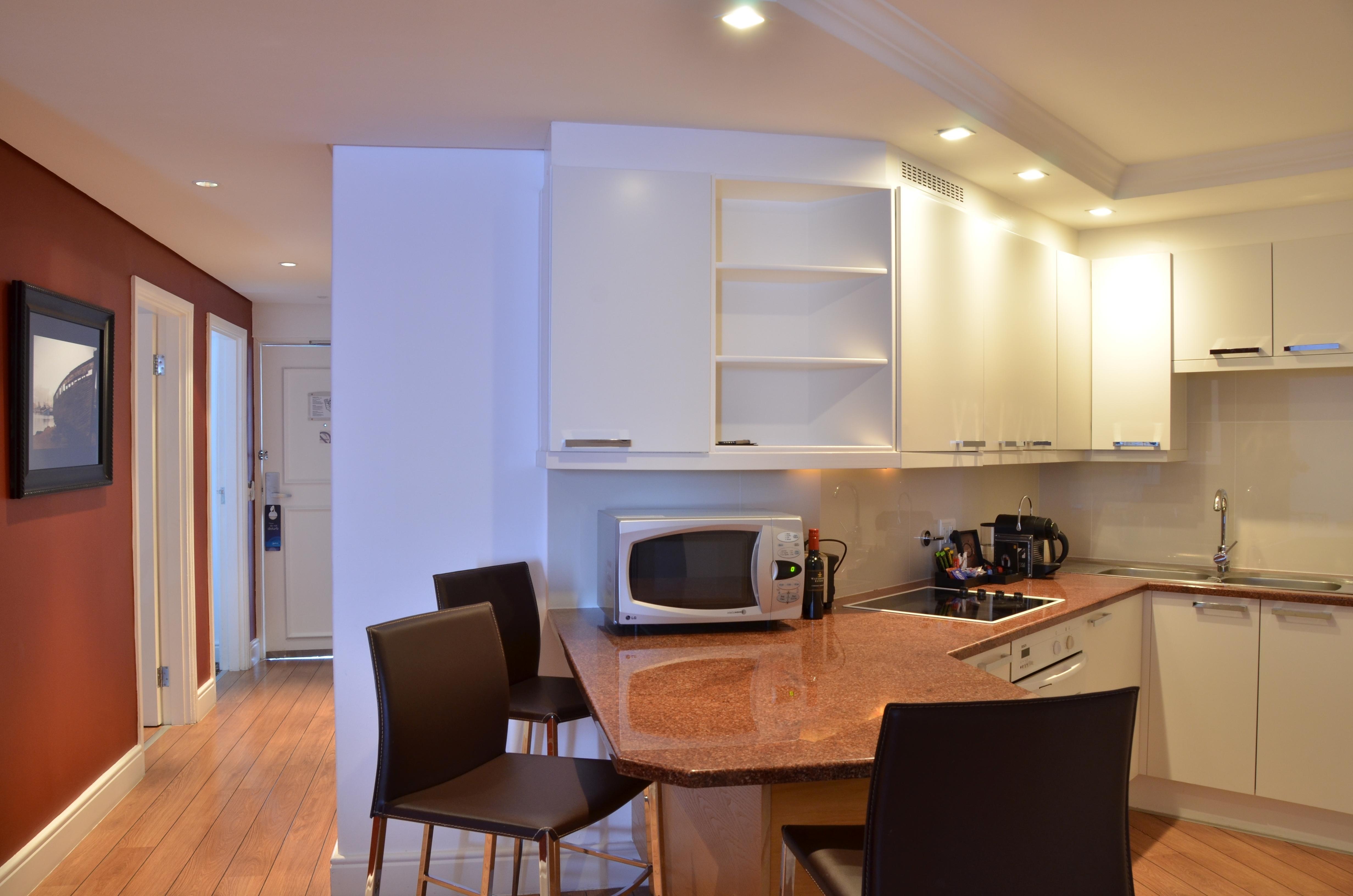 Radisson Collection Hotel, Waterfront Città del Capo Esterno foto A typical kitchen in a student apartment