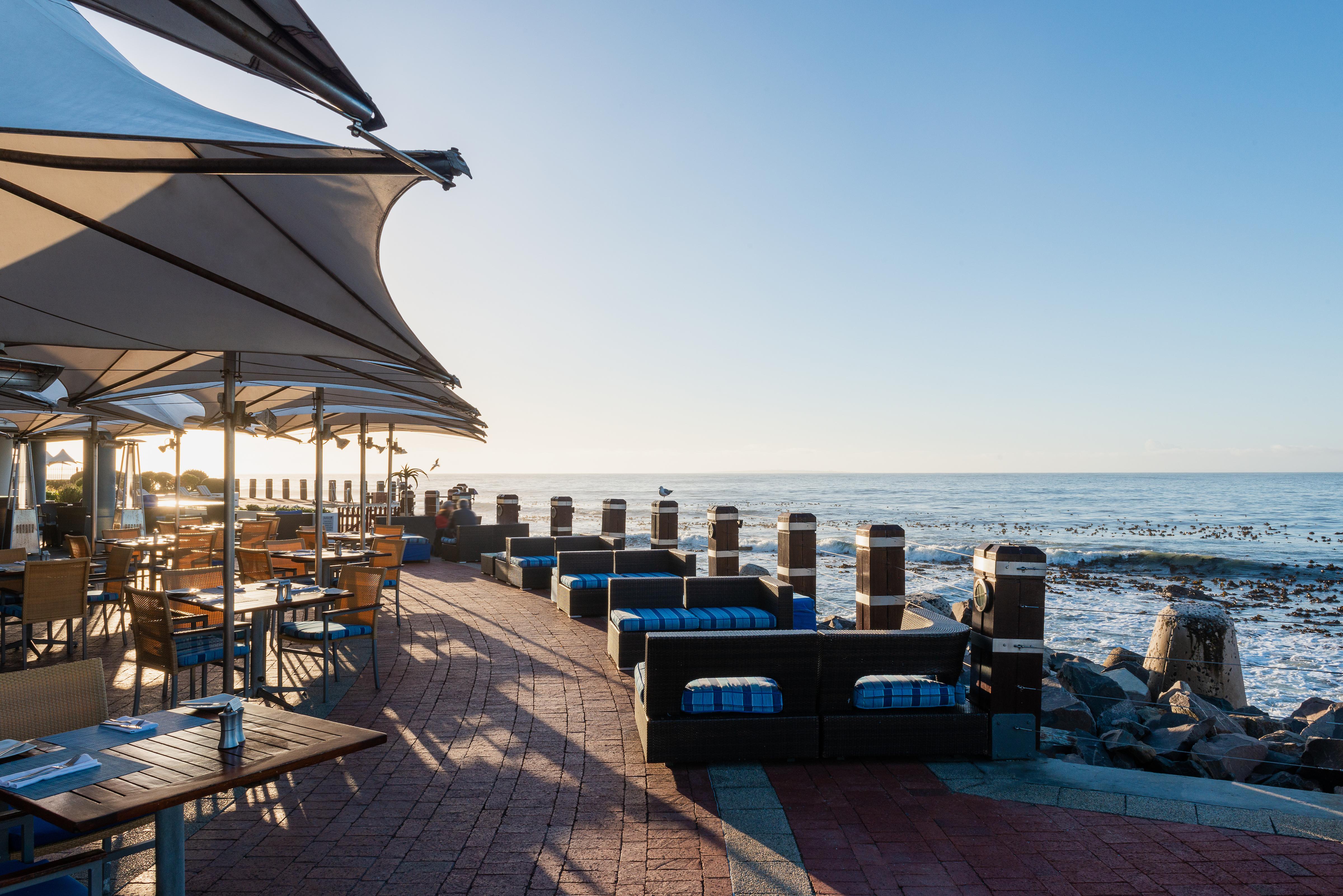 Radisson Collection Hotel, Waterfront Città del Capo Esterno foto The Cape of Good Hope is a popular tourist destination.