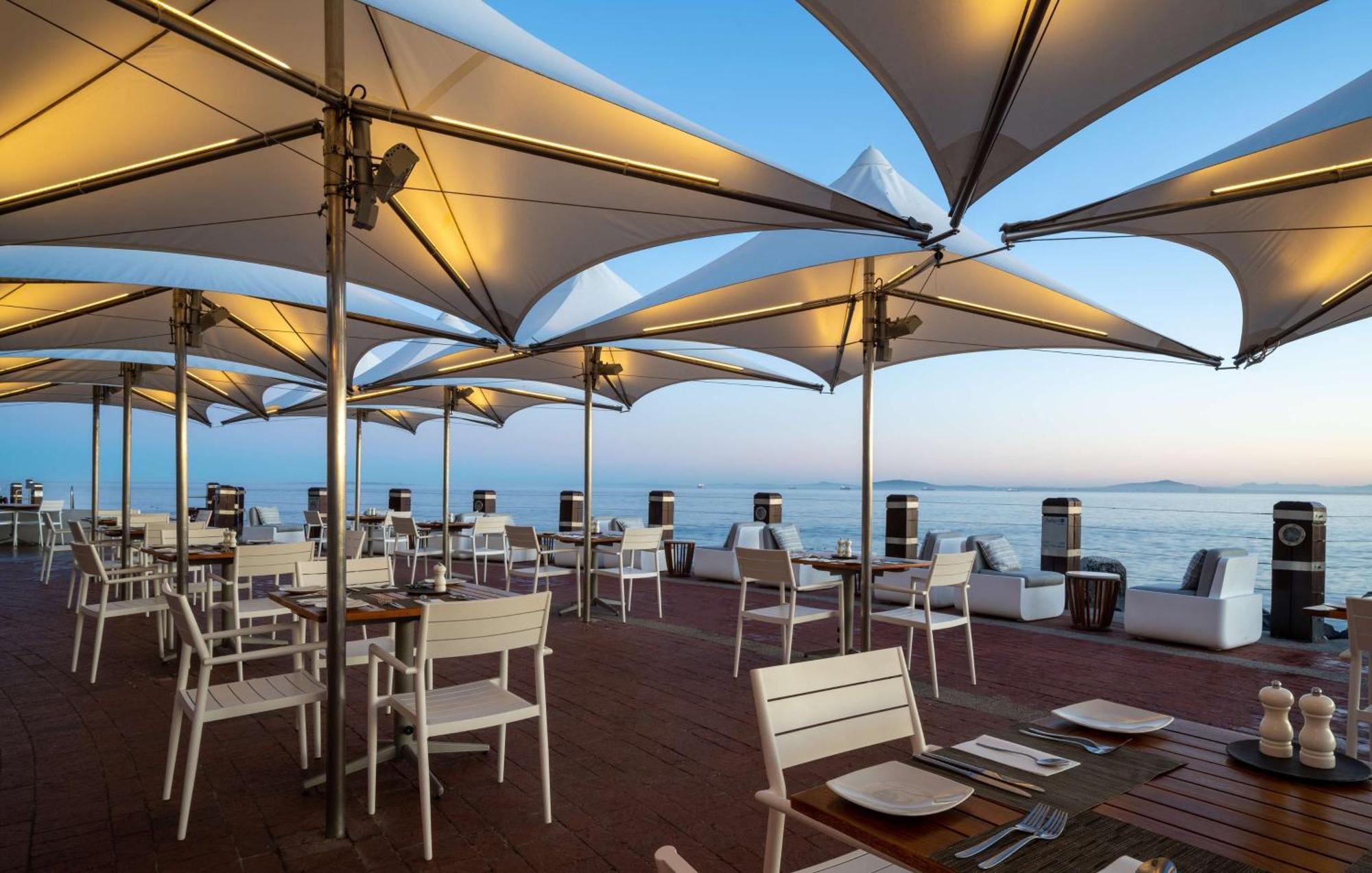 Radisson Collection Hotel, Waterfront Città del Capo Esterno foto The Deck