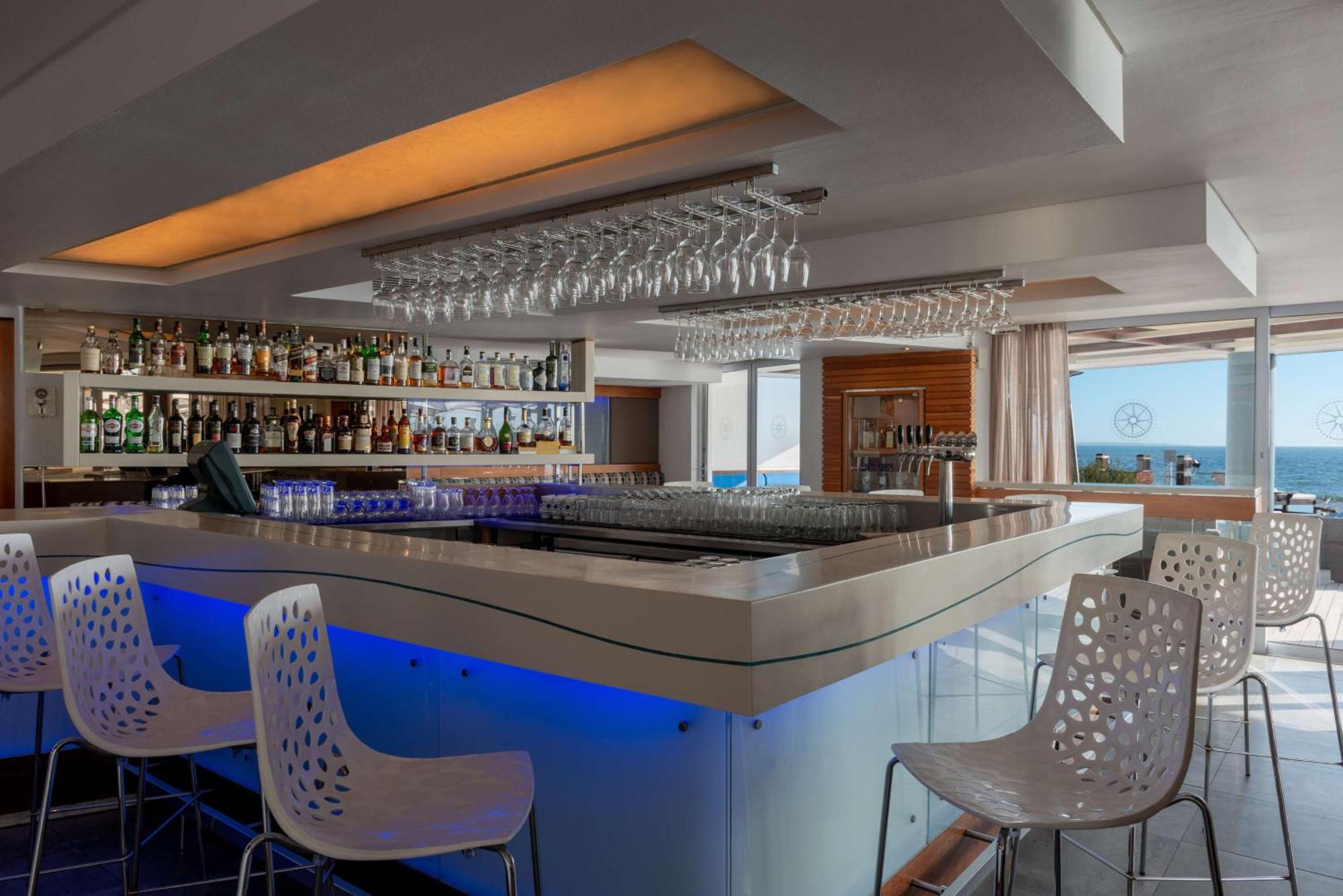 Radisson Collection Hotel, Waterfront Città del Capo Esterno foto The bar at the Sky Bar