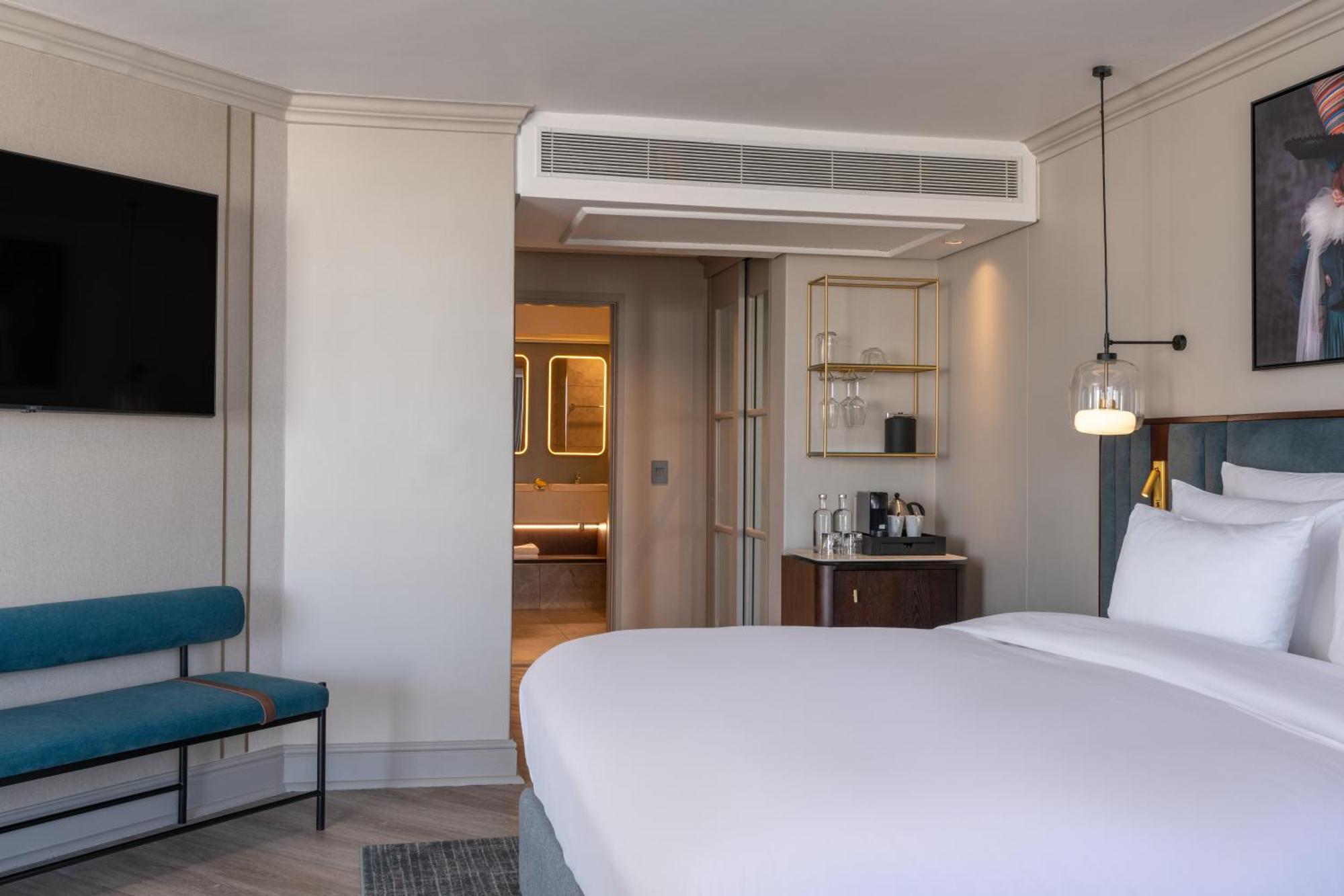 Radisson Collection Hotel, Waterfront Città del Capo Esterno foto A guest room at the hotel